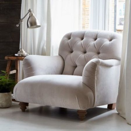 Elegant sectional sofa finishes.
